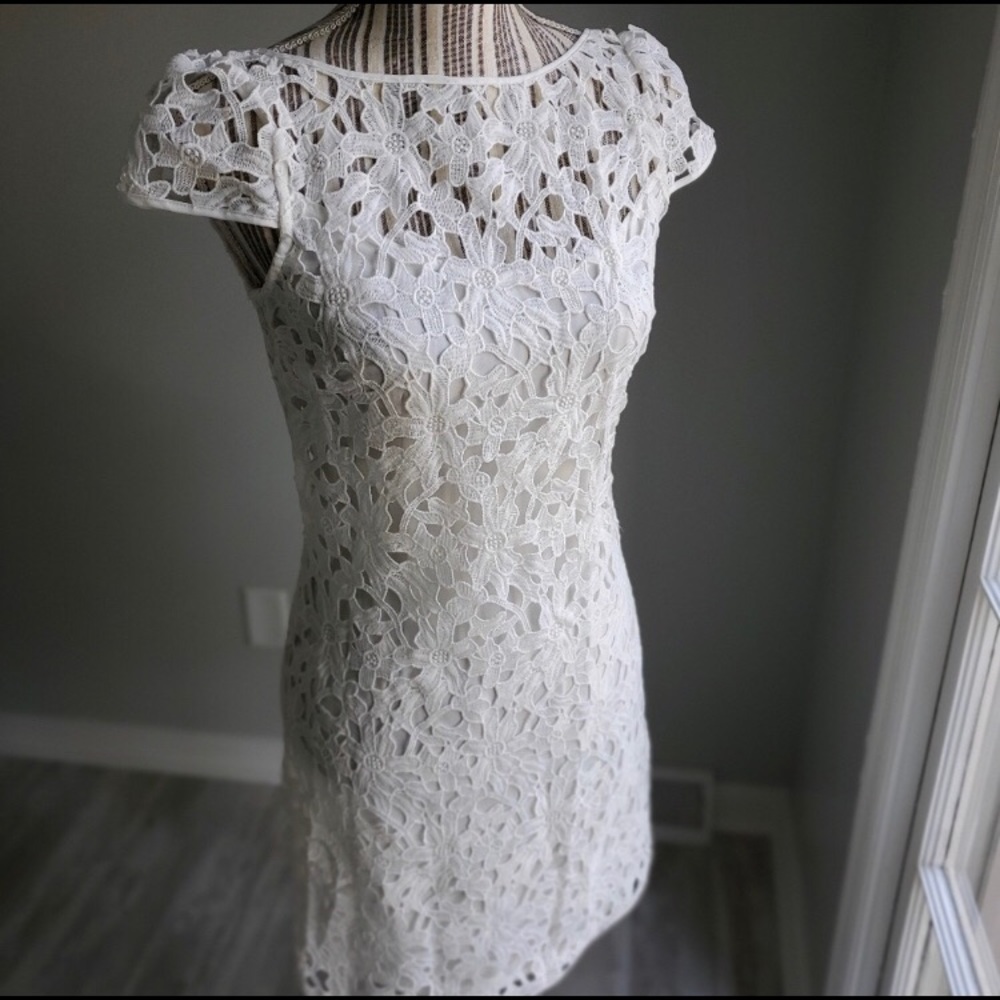 Ali Ro White Floral Overlay Sheath Dress Size 0